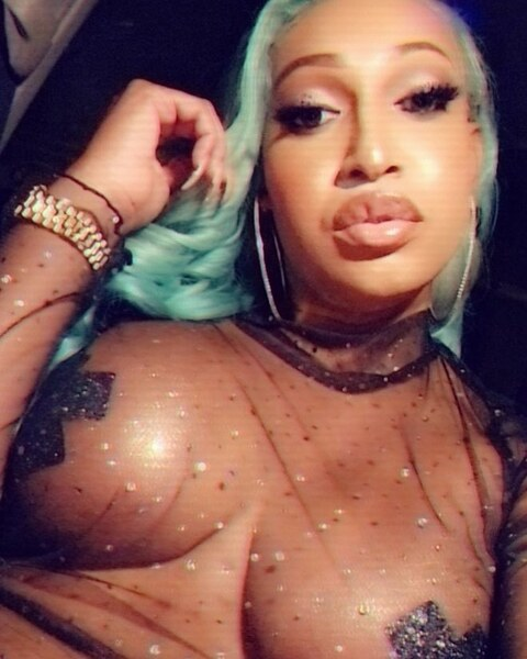 Tiri Minaj @tiriminaj cover picture