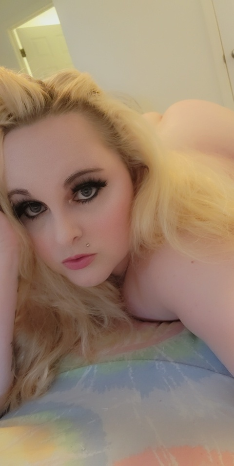 ToxicLove @toxiclovee101 cover picture