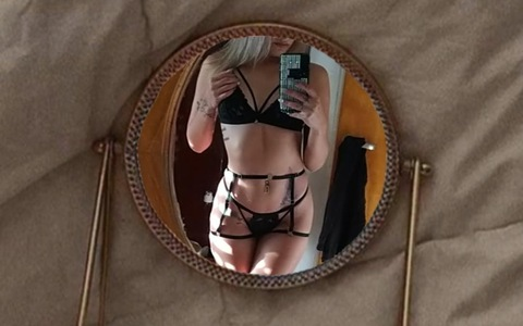 Trixie @trixiemoon2 cover picture