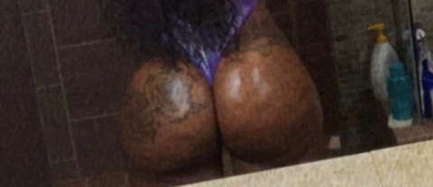 Elle @ttladyluscious cover picture