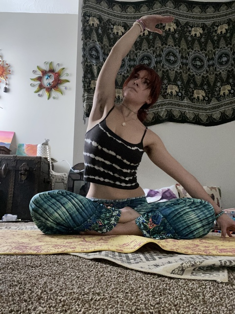 Louise_yoga @u102540837 cover picture