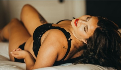 Nichole 💋🦚 @urfantasyxoxo cover picture