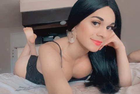 Valeria Montalvo @valemontalvo cover picture