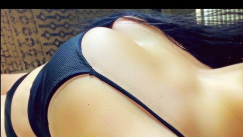 VALLA LENCIA😈 @vallavalencia cover picture