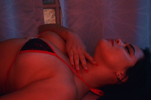 ♀ @venusian_babyy cover picture