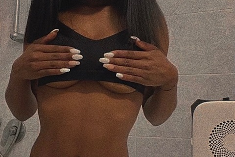 Vick’s world😈🔞 @victori3.lee cover picture