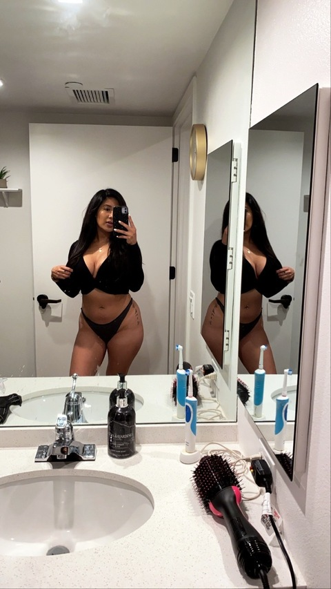 Victoria Jay @victoriajaay cover picture