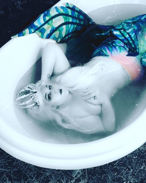 Victoria Storm @voodoodoll88 cover picture