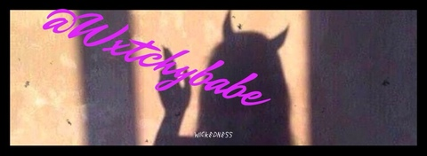 Moon @wxtchybabe cover picture
