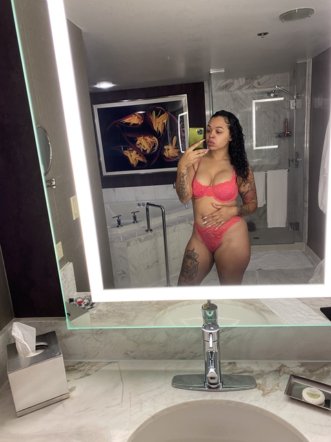 Yasmine 😻💎💦 @yellowyazzsexyass cover picture
