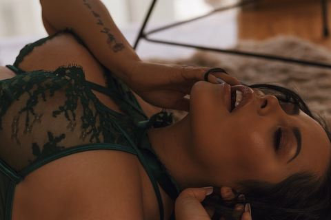 Veronica Flores @yosoyveronica cover picture