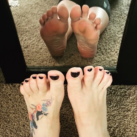 Feet In Your Face Love @youlovemyfeettrample cover picture