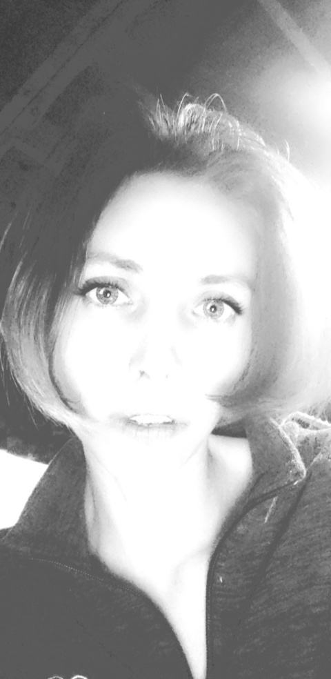 Zoe @zoebee cover picture